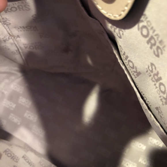 Beautiful Michael Kors handbag - Picture 4 of 8